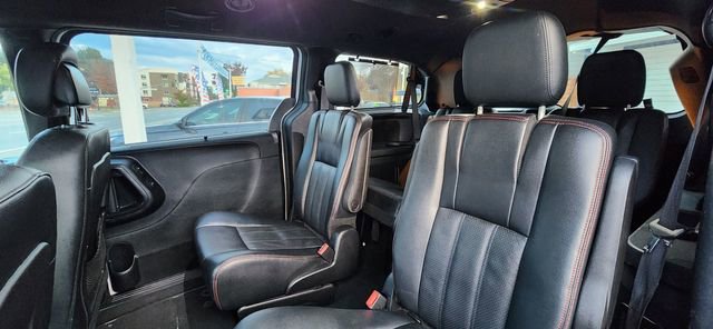Used 2016 Dodge Grand Caravan R/T w/ Driver Convenience Group image 6