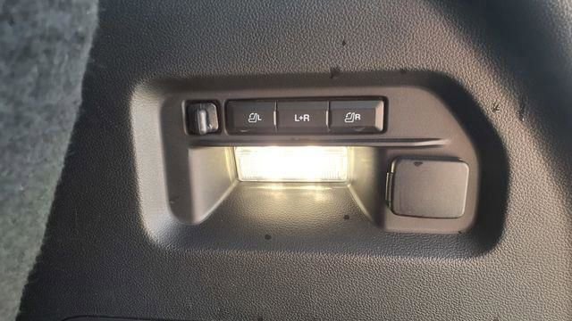 Used 2025 Ford Explorer Platinum w/ LUX Leather Package image 18