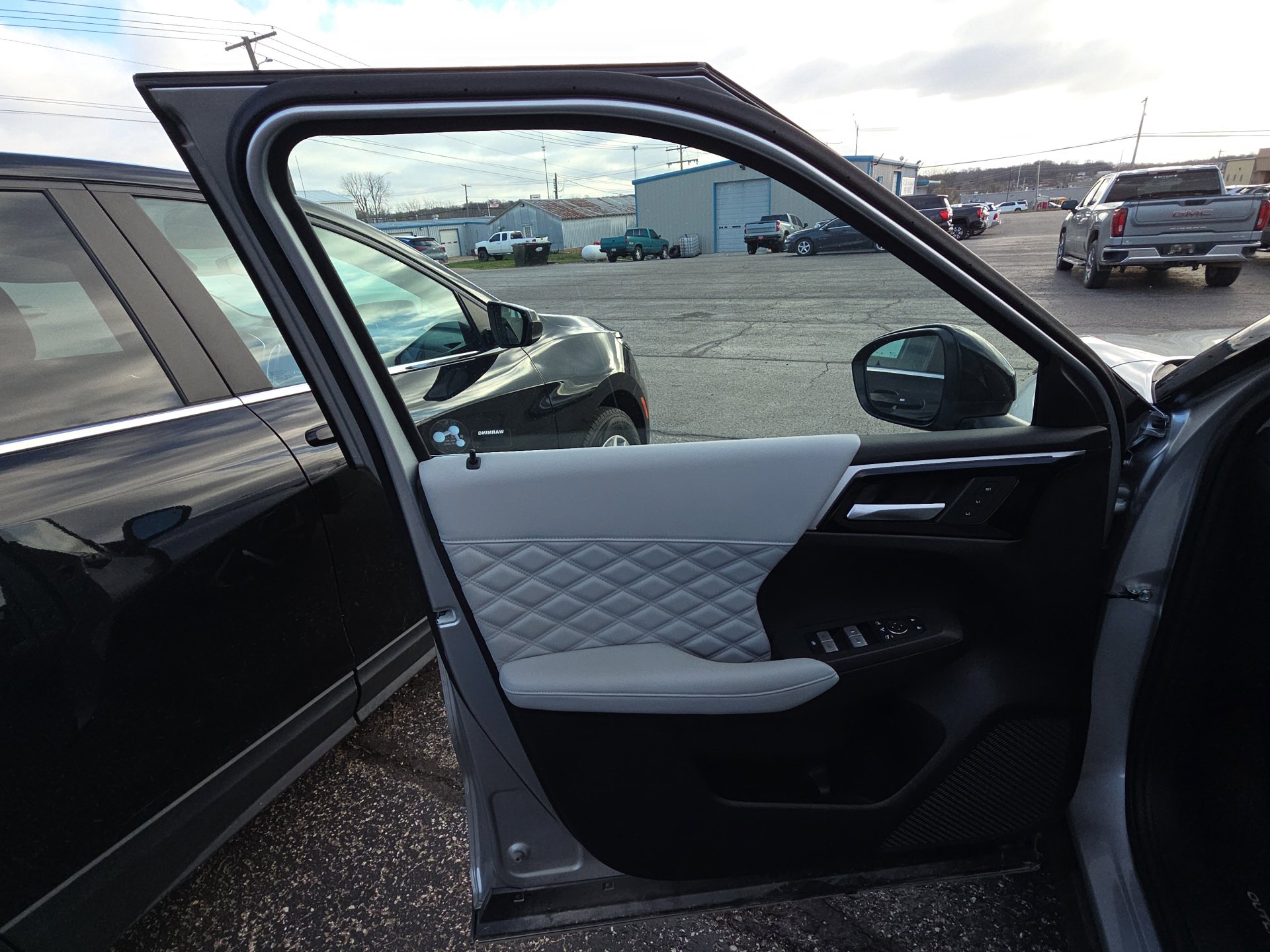 Used 2024 Mitsubishi Outlander SEL image 7