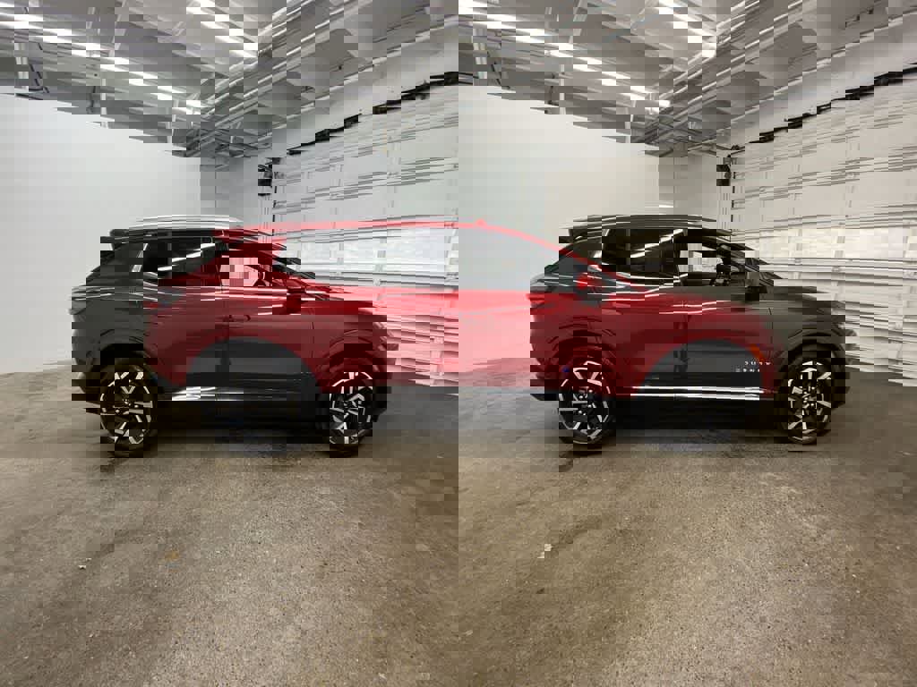 Used 2025 Chevrolet Equinox EV LT w/ Convenience Package image 7