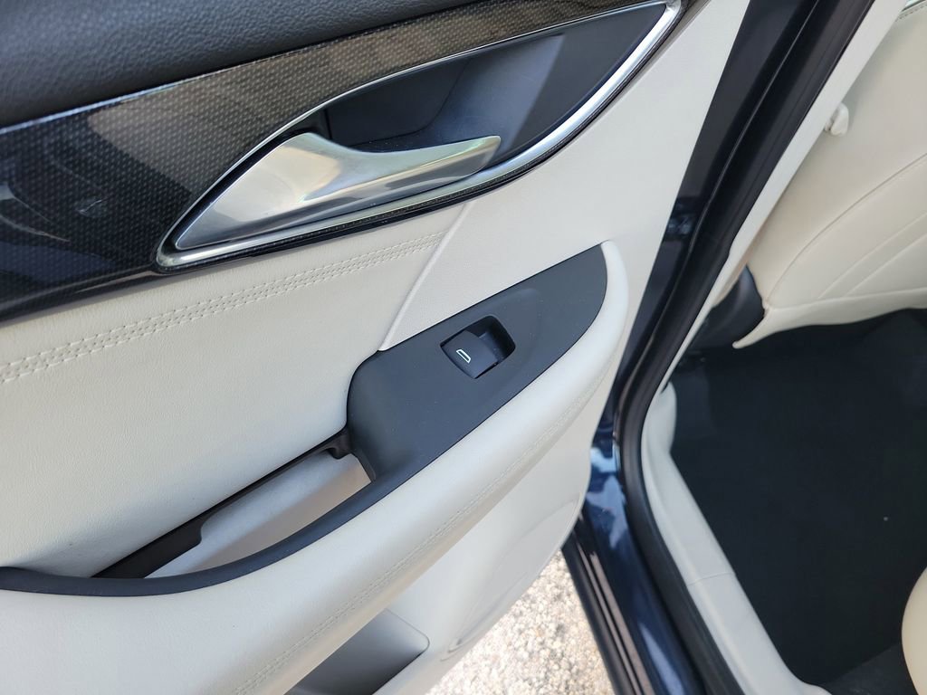 Used 2021 Buick Envision Essence w/ Technology Package I image 12