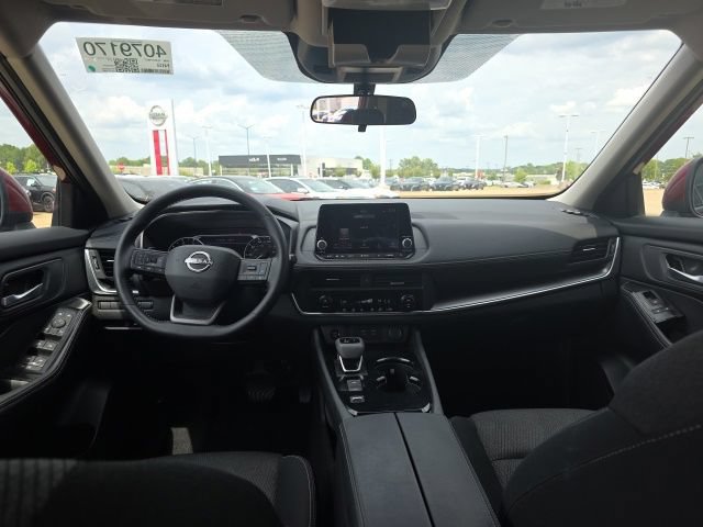 Used 2026 Nissan Rogue SV FWD image 18