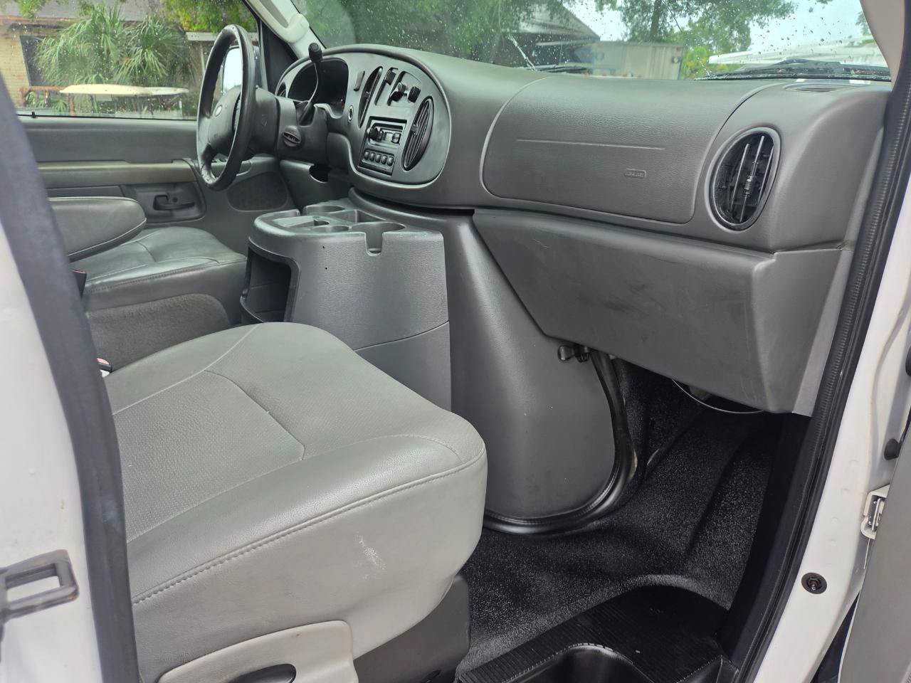 Used 2007 Ford E-150 and Econoline 150 RWD image 17