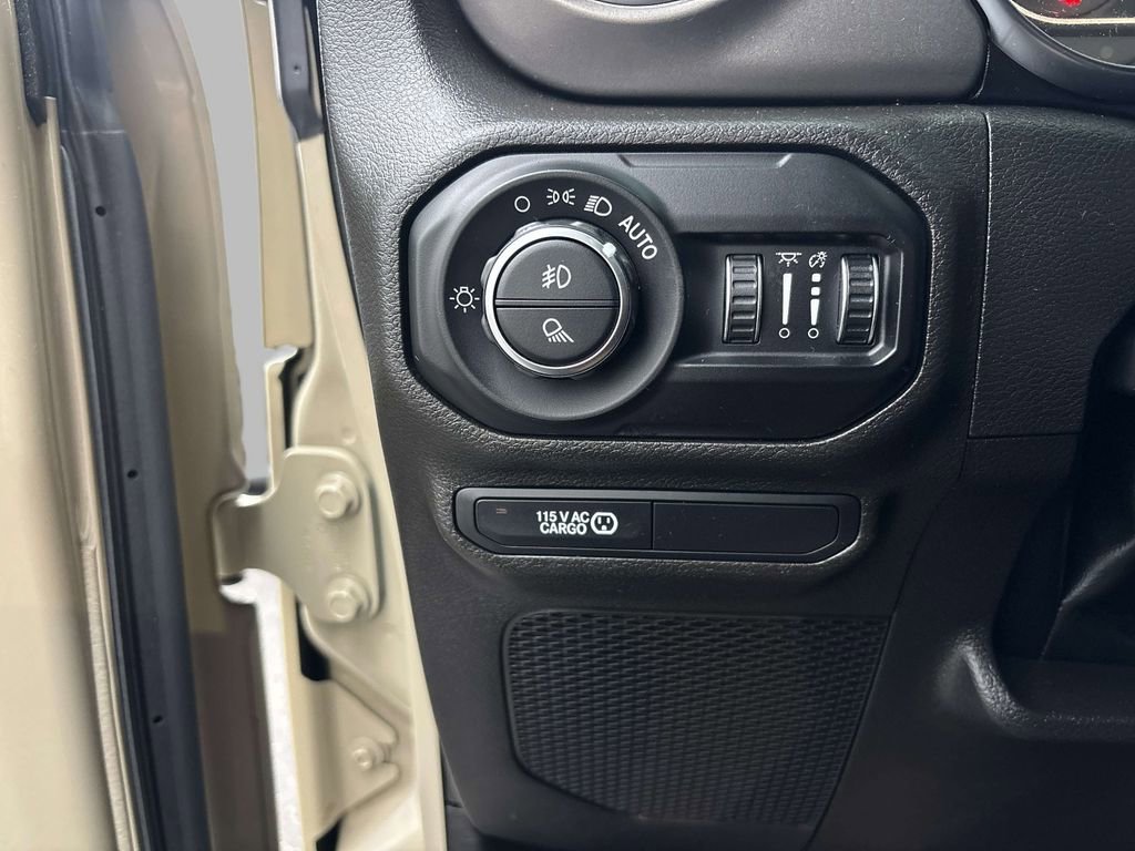 Used 2022 Jeep Gladiator Rubicon w/ LED Lighting Group image 17