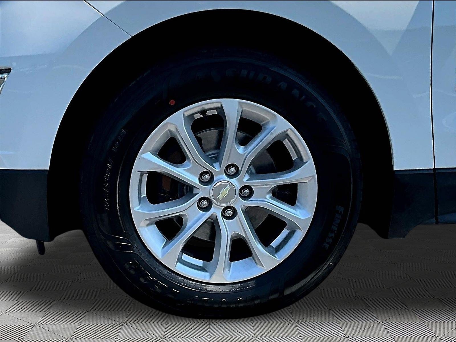 Used 2019 Chevrolet Equinox LT FWD image 34
