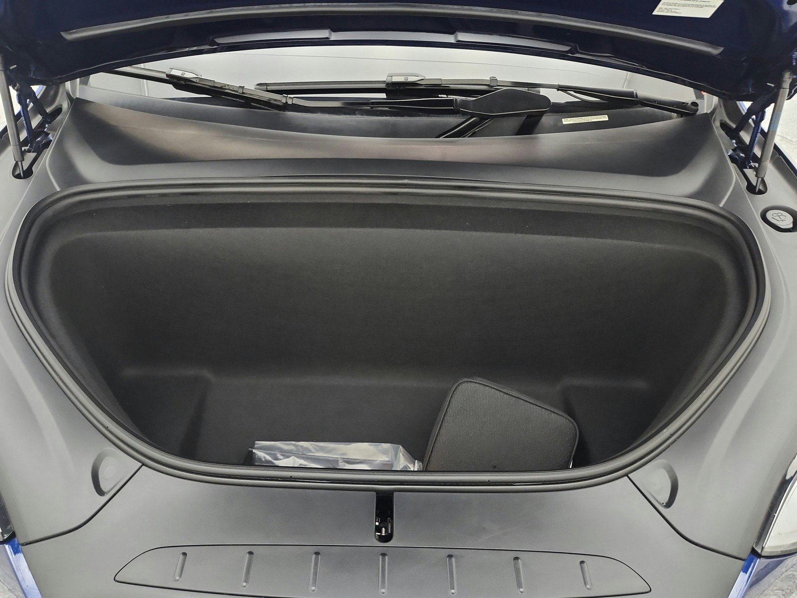 Used 2022 Tesla Model X image 16