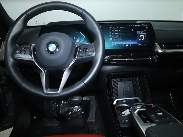 Used 2025 BMW X2 xDrive28i AWD/4WD image 34