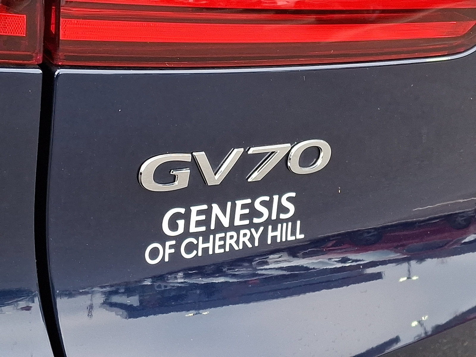 Certified 2025 Genesis GV70 3.5T Sport w/ Sport Advanced Package AWD/4WD image 32