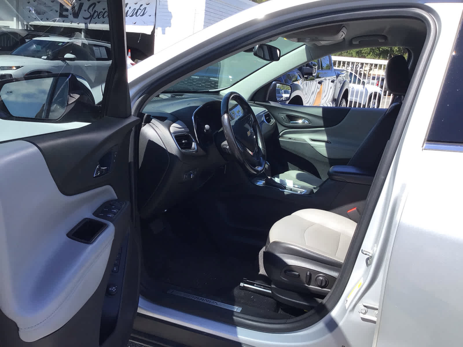 Used 2020 Chevrolet Equinox Premier image 5