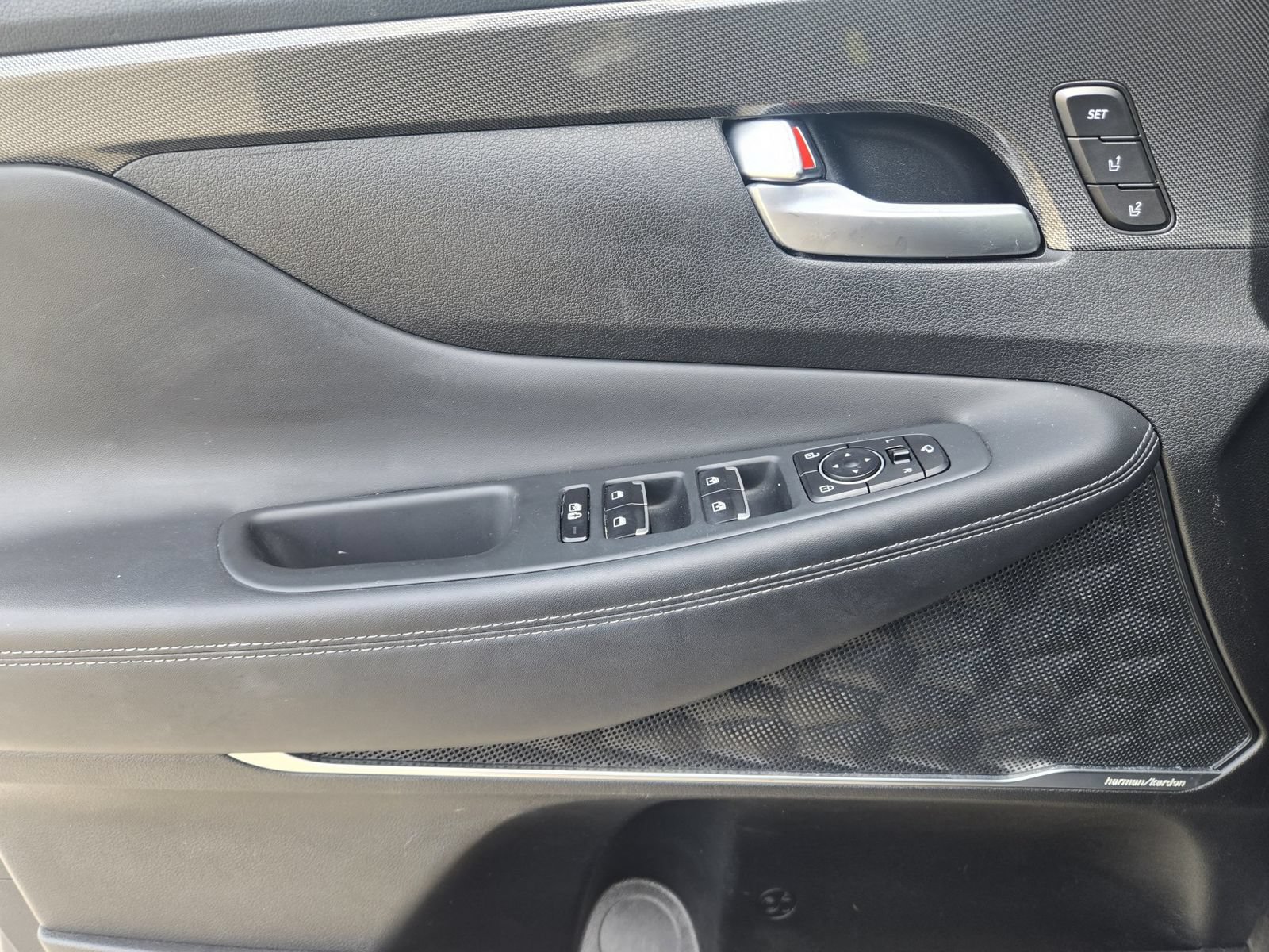Used 2022 Hyundai Santa Fe Limited AWD/4WD image 22