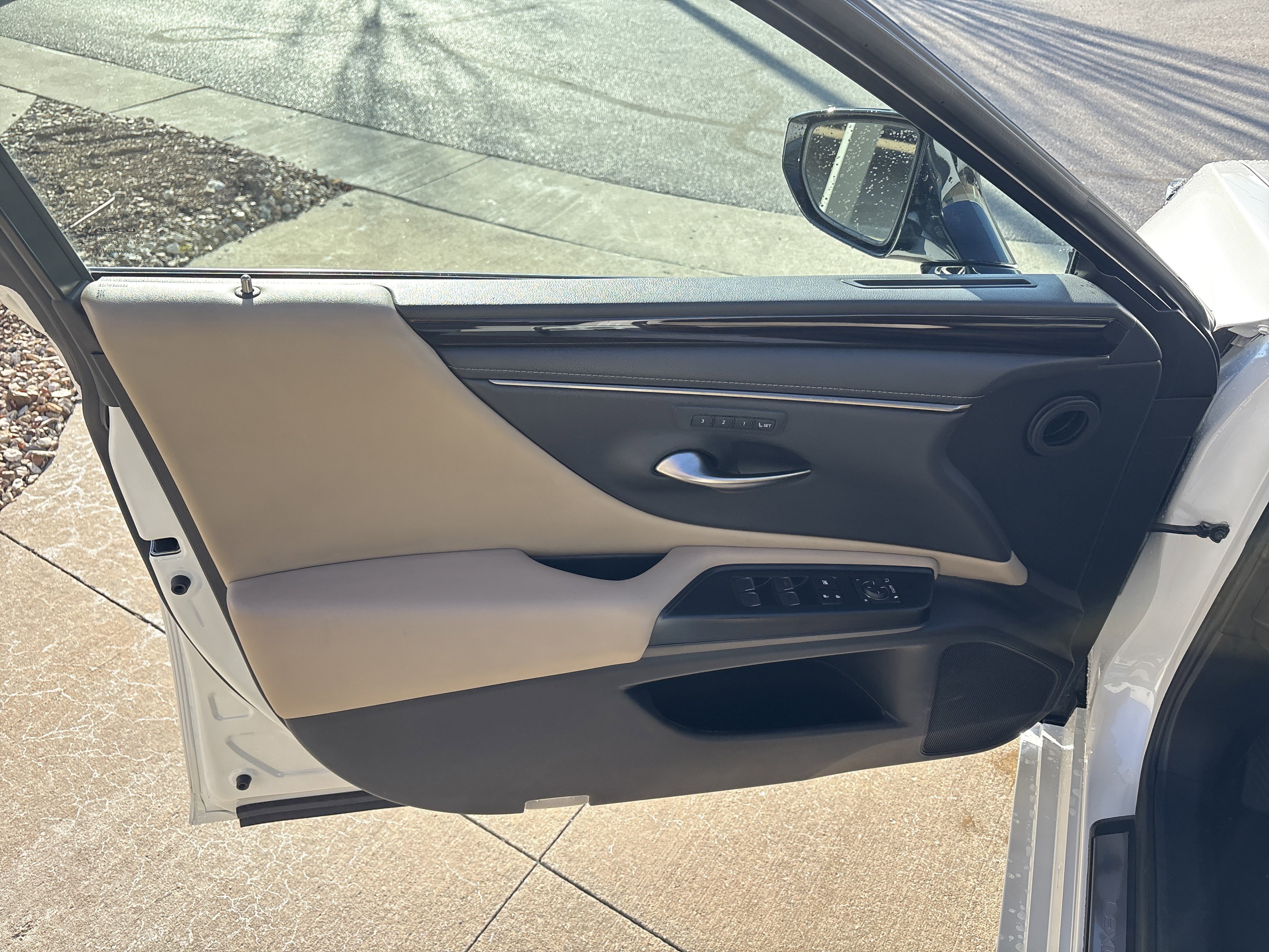 Used 2021 Lexus ES 250 w/ Premium Package image 14