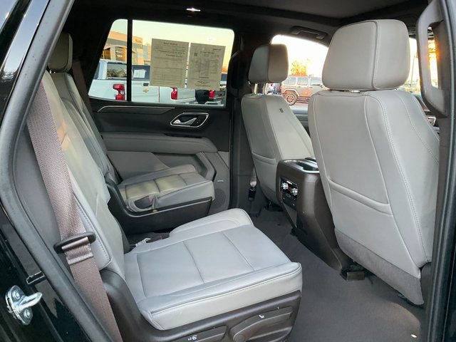 Used 2022 GMC Yukon SLT w/ SLT Premium Package image 20