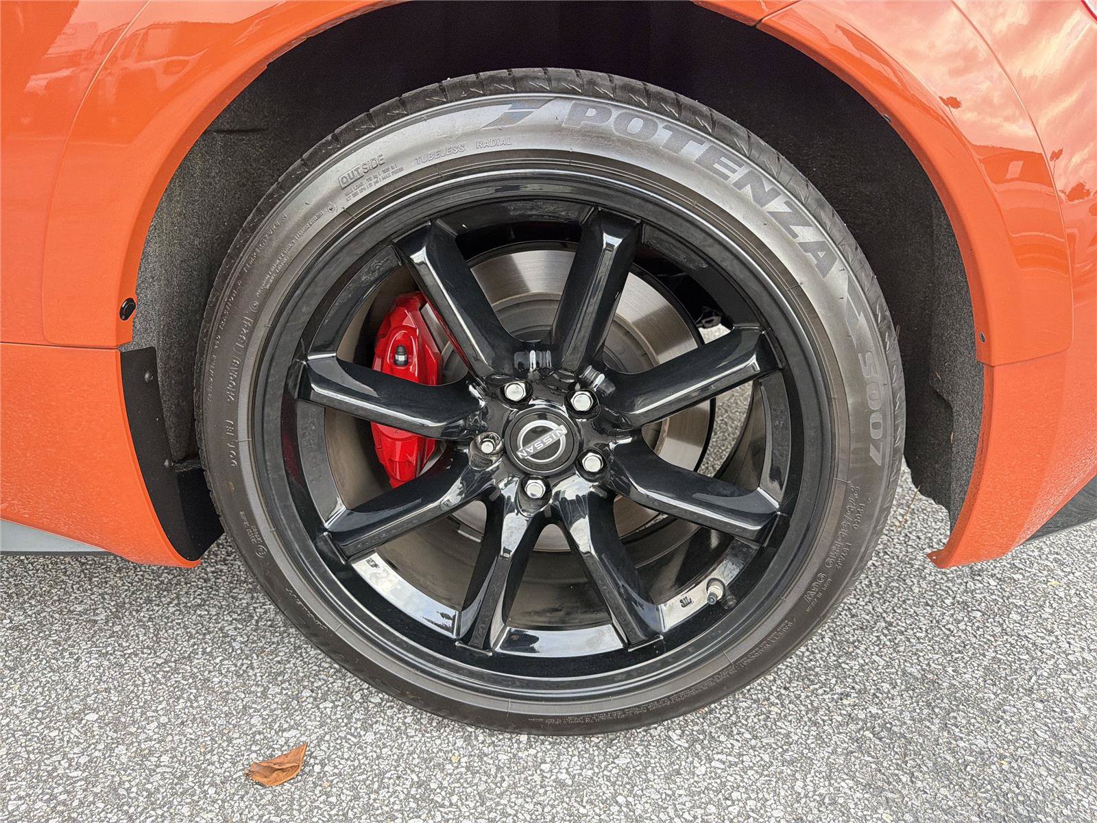 Used 2024 Nissan Z Performance w/ Heritage Edition RWD image 17