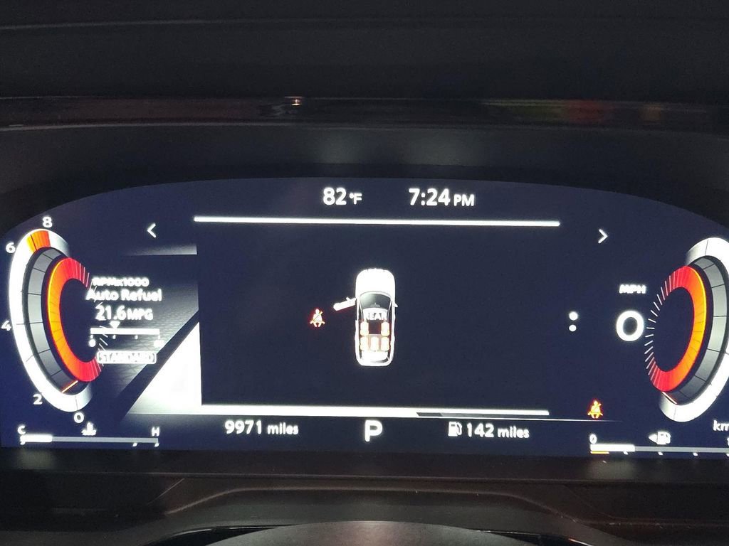 Used 2025 Nissan Pathfinder Platinum image 15