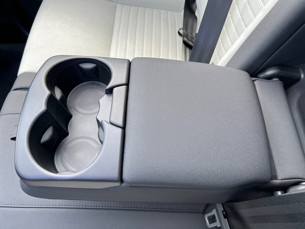 New 2025 Land Rover Discovery Sport S image 23