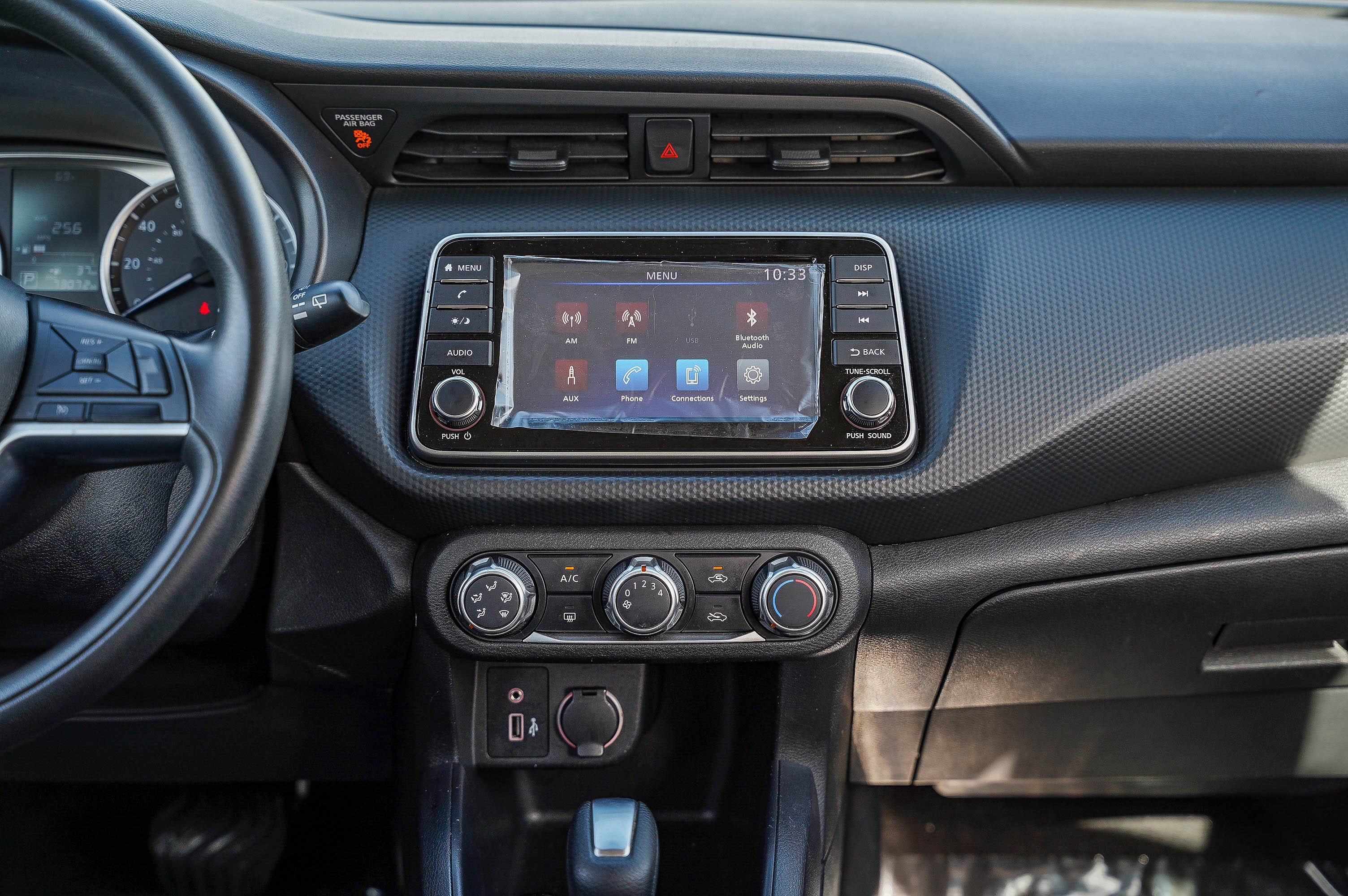 Used 2021 Nissan Kicks S image 14