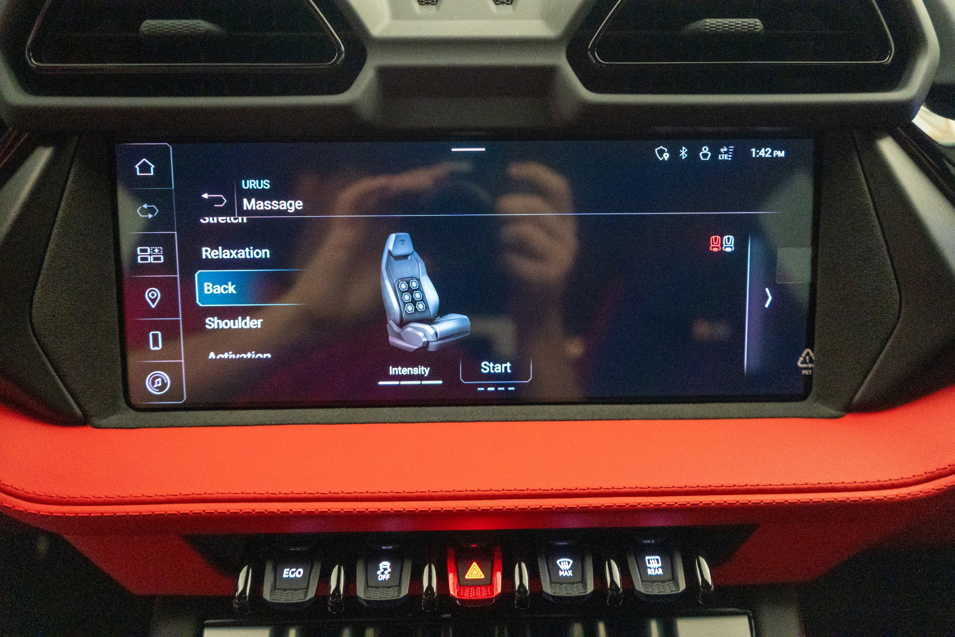 Used 2025 Lamborghini Urus SE image 29