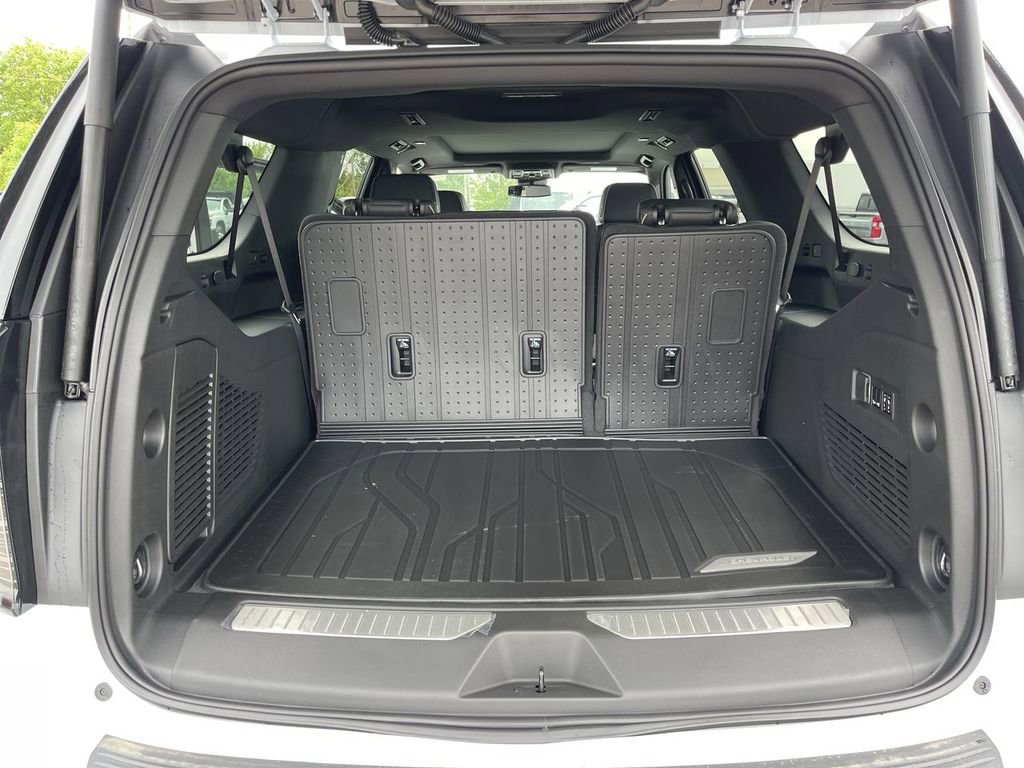 New 2026 Chevrolet Suburban Premier w/ Sun And Tow Package AWD/4WD image 25
