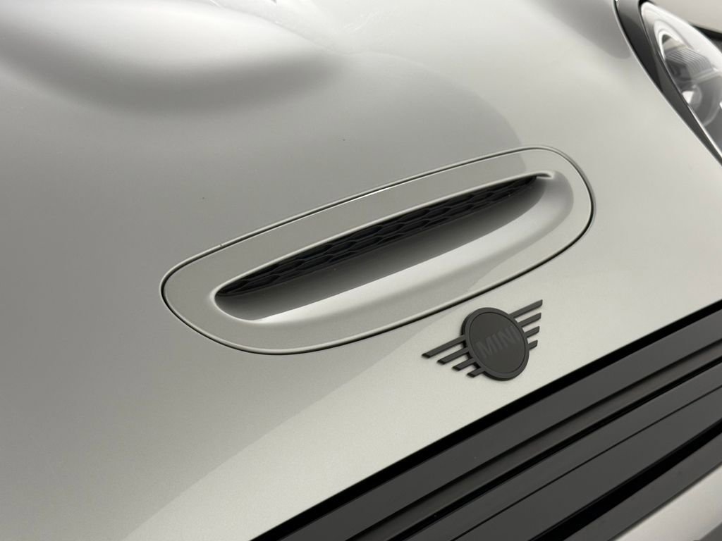 Certified 2024 MINI Cooper SE image 13
