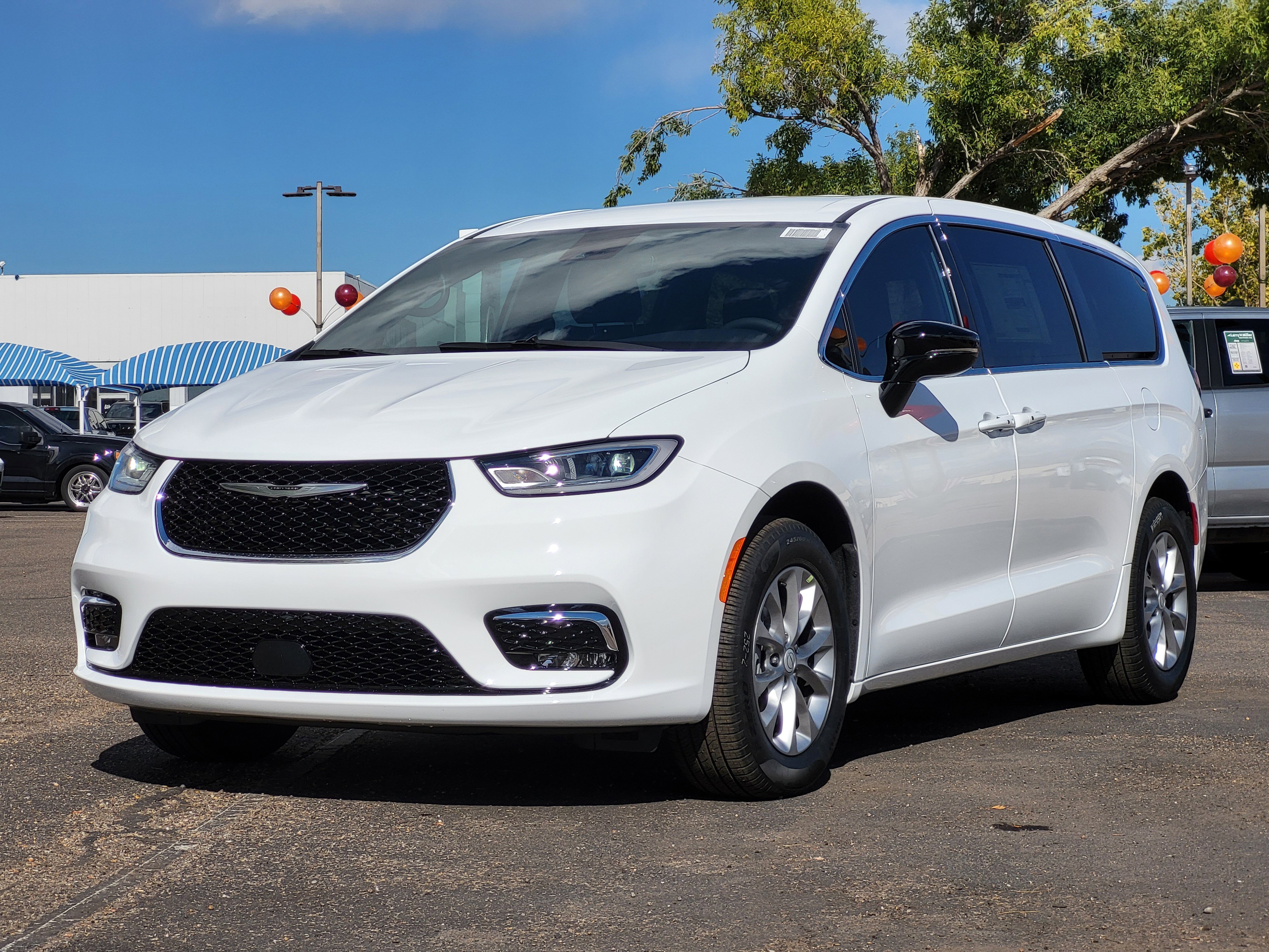 New 2026 Chrysler Pacifica Select