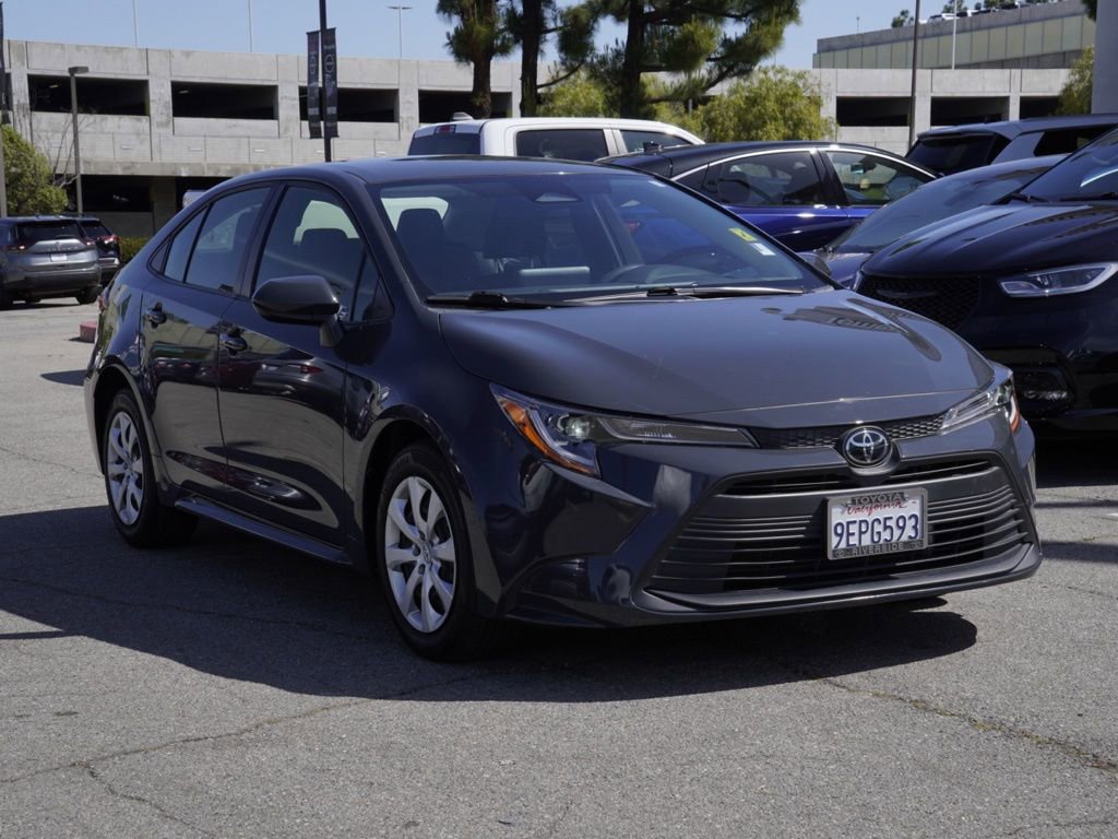 Used 2023 Toyota Corolla LE FWD video 2