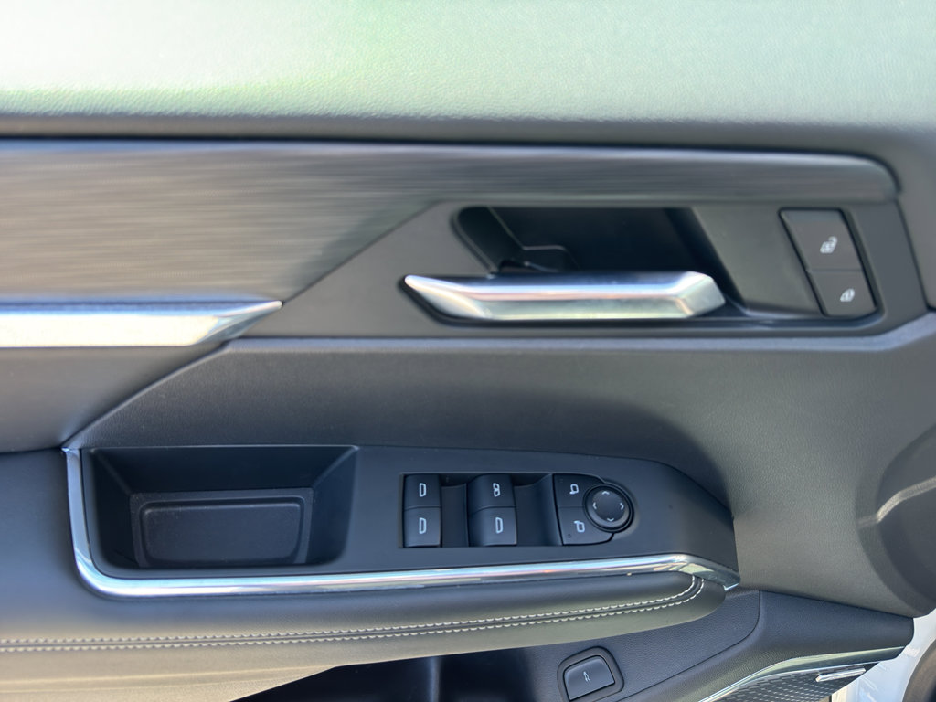 Used 2025 GMC Acadia Elevation image 14