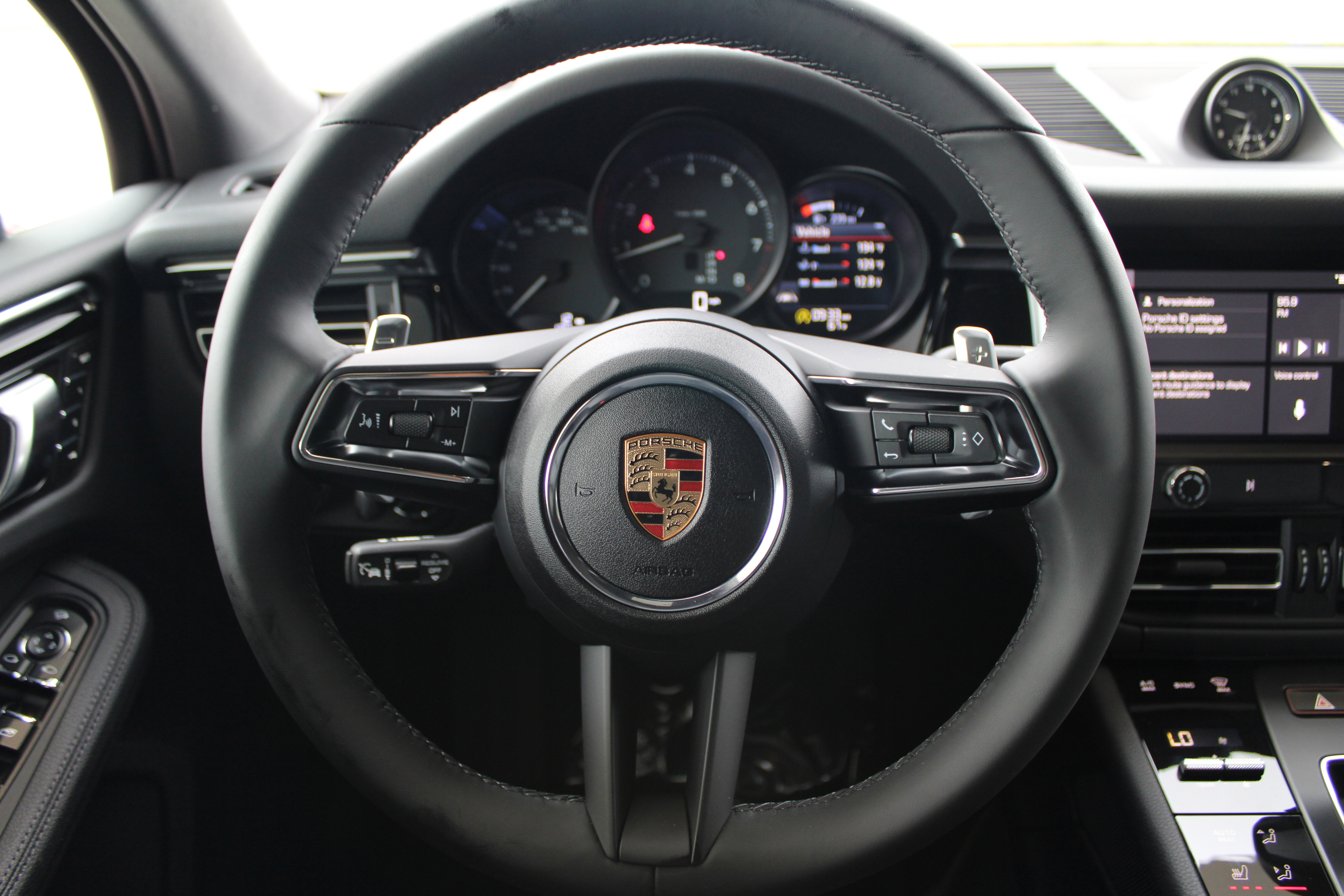 New 2025 Porsche Macan image 17