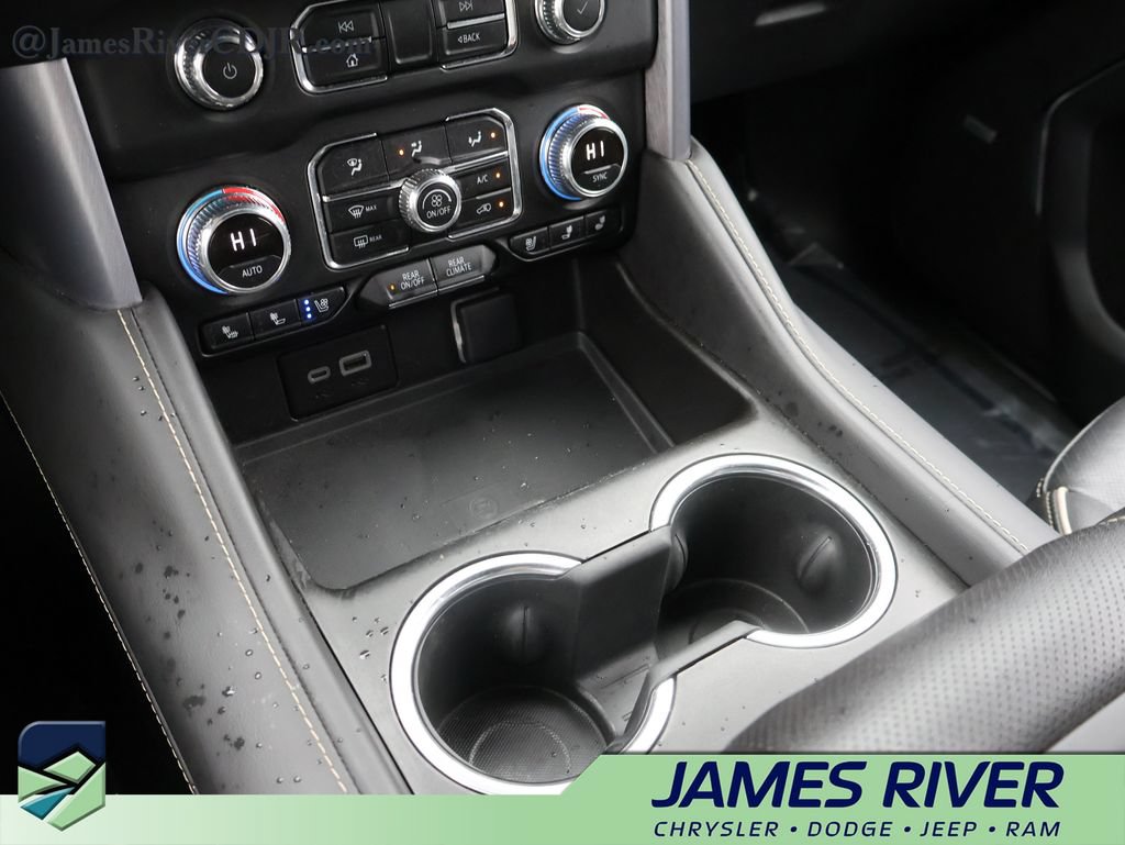 Used 2024 GMC Yukon SLT AWD/4WD image 40