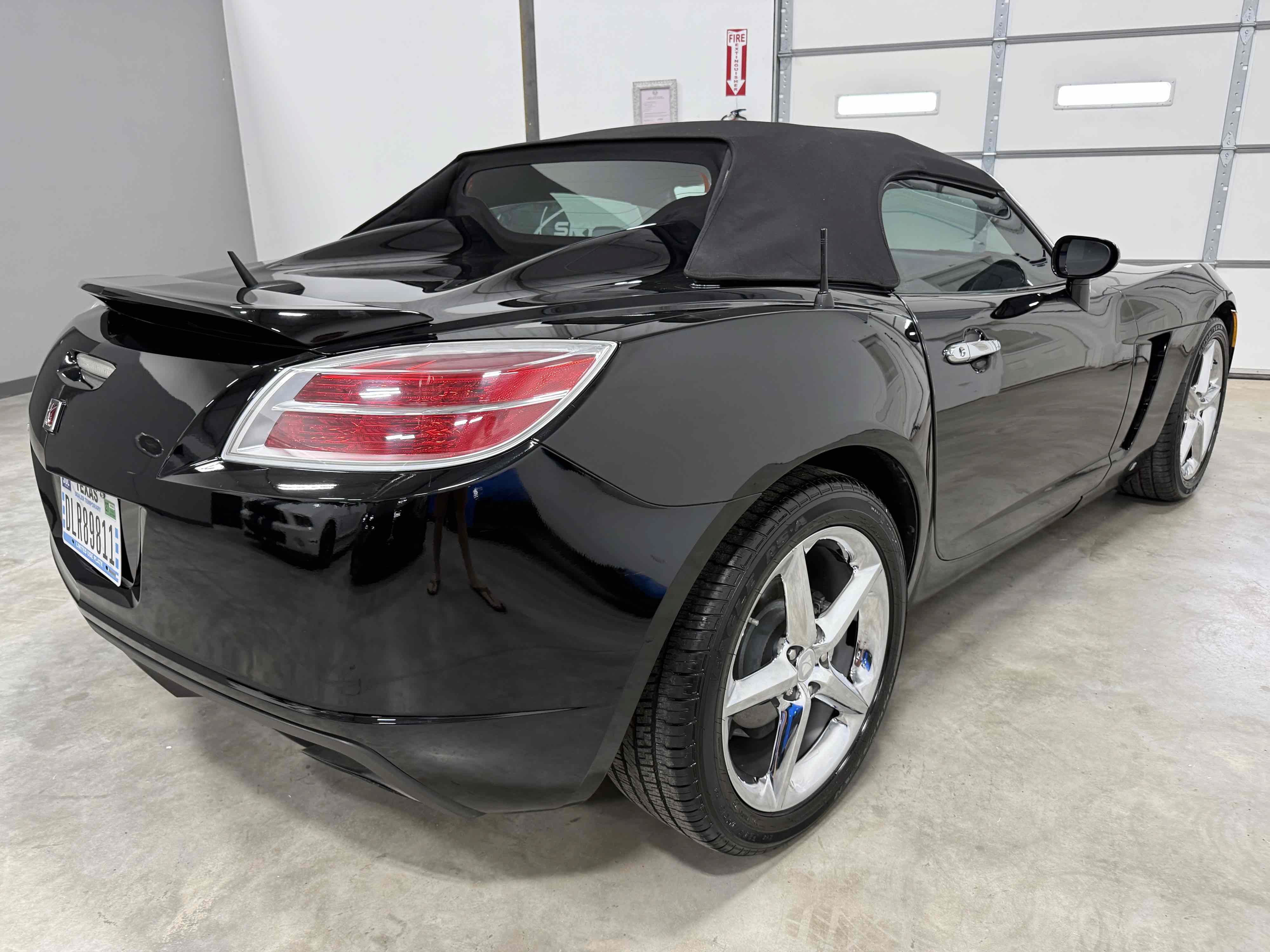 Used 2009 Saturn Sky w/ Premium Trim Package RWD image 6