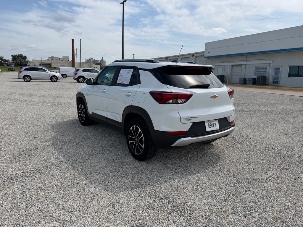 Used 2025 Chevrolet TrailBlazer LT FWD image 5