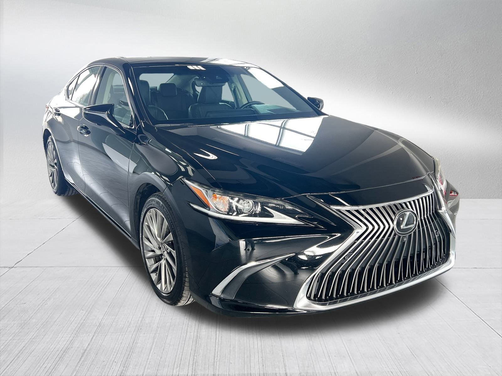 Used 2019 Lexus ES 350 image 2