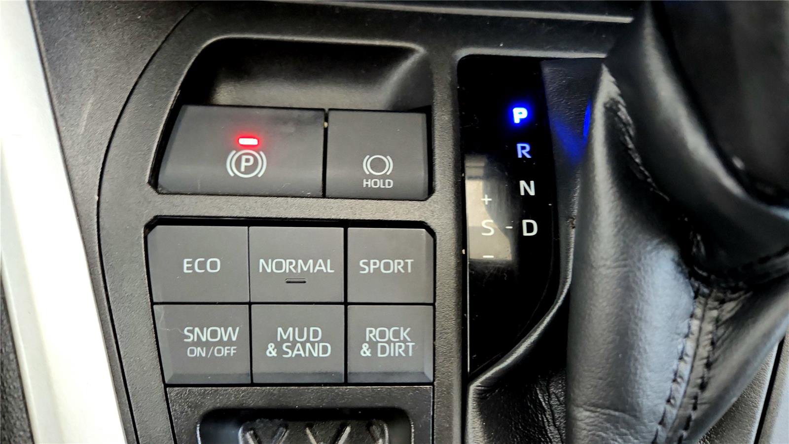 Used 2022 Toyota RAV4 XLE AWD/4WD image 33