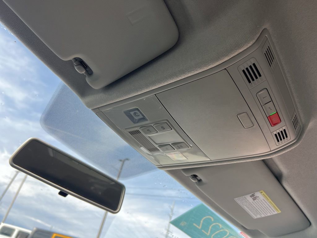 Used 2022 Volkswagen Tiguan S image 22