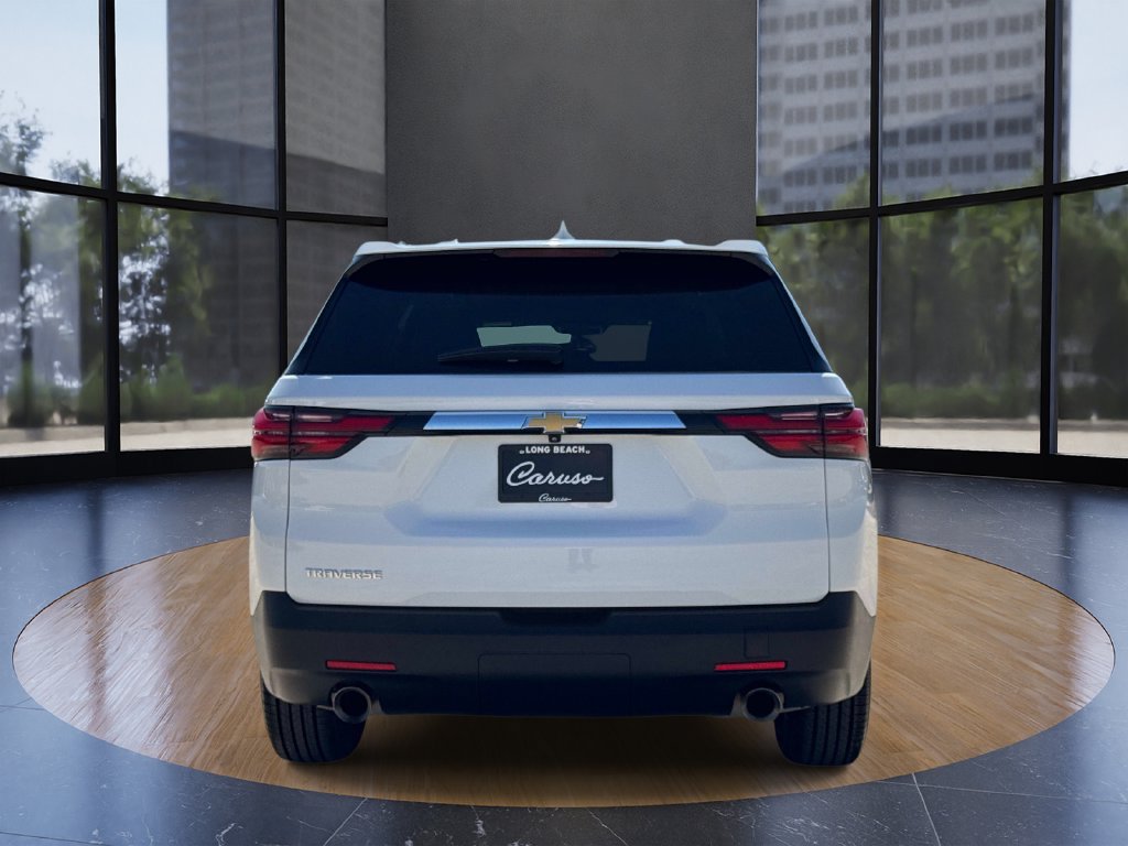 Used 2022 Chevrolet Traverse LS FWD image 4