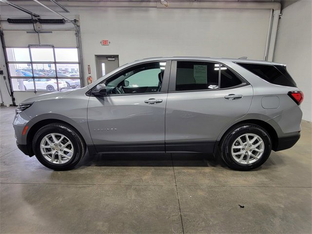 Used 2024 Chevrolet Equinox LS w/ LS Convenience Package image 3