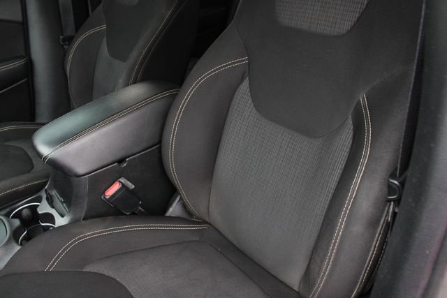 Used 2015 Jeep Cherokee Latitude FWD image 4