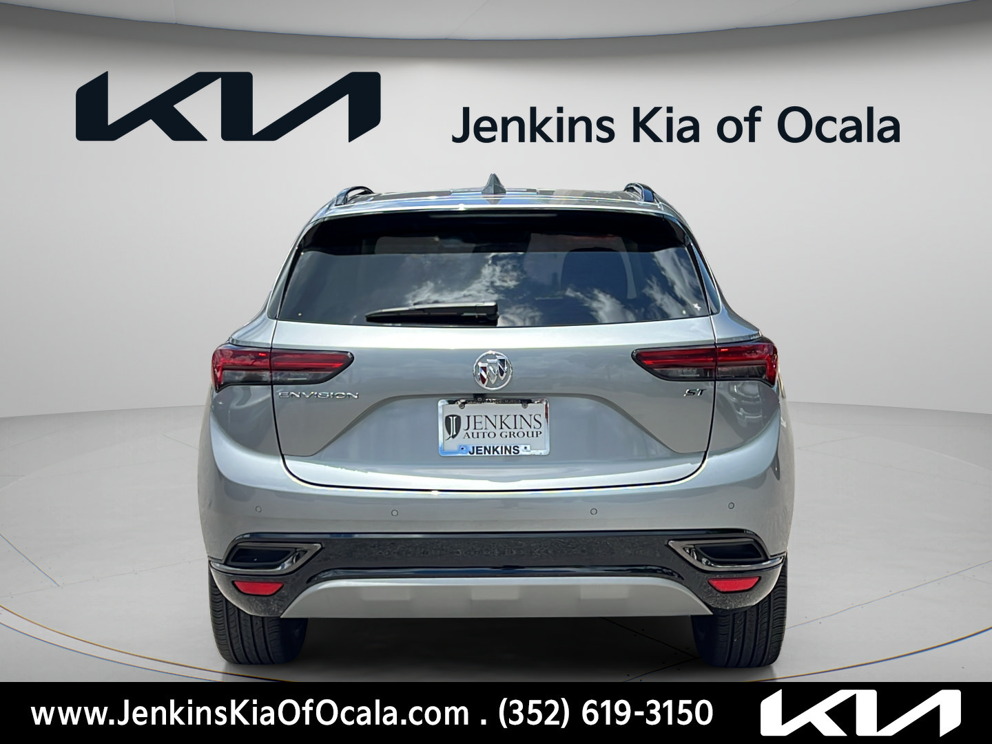 Used 2023 Buick Envision Preferred FWD image 4