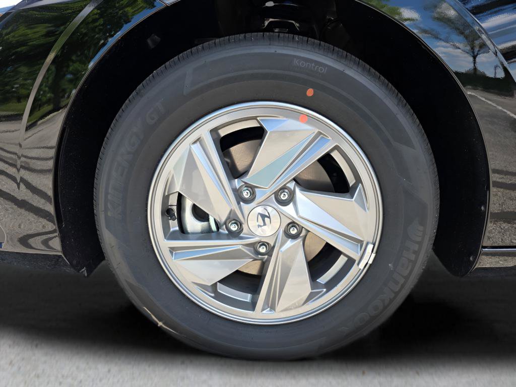 New 2026 Hyundai Elantra SE FWD image 10