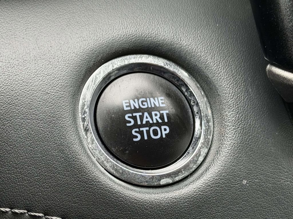 Used 2022 Toyota Highlander XLE image 8