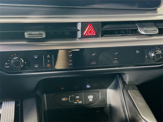 Certified 2024 Kia Sorento LX image 16