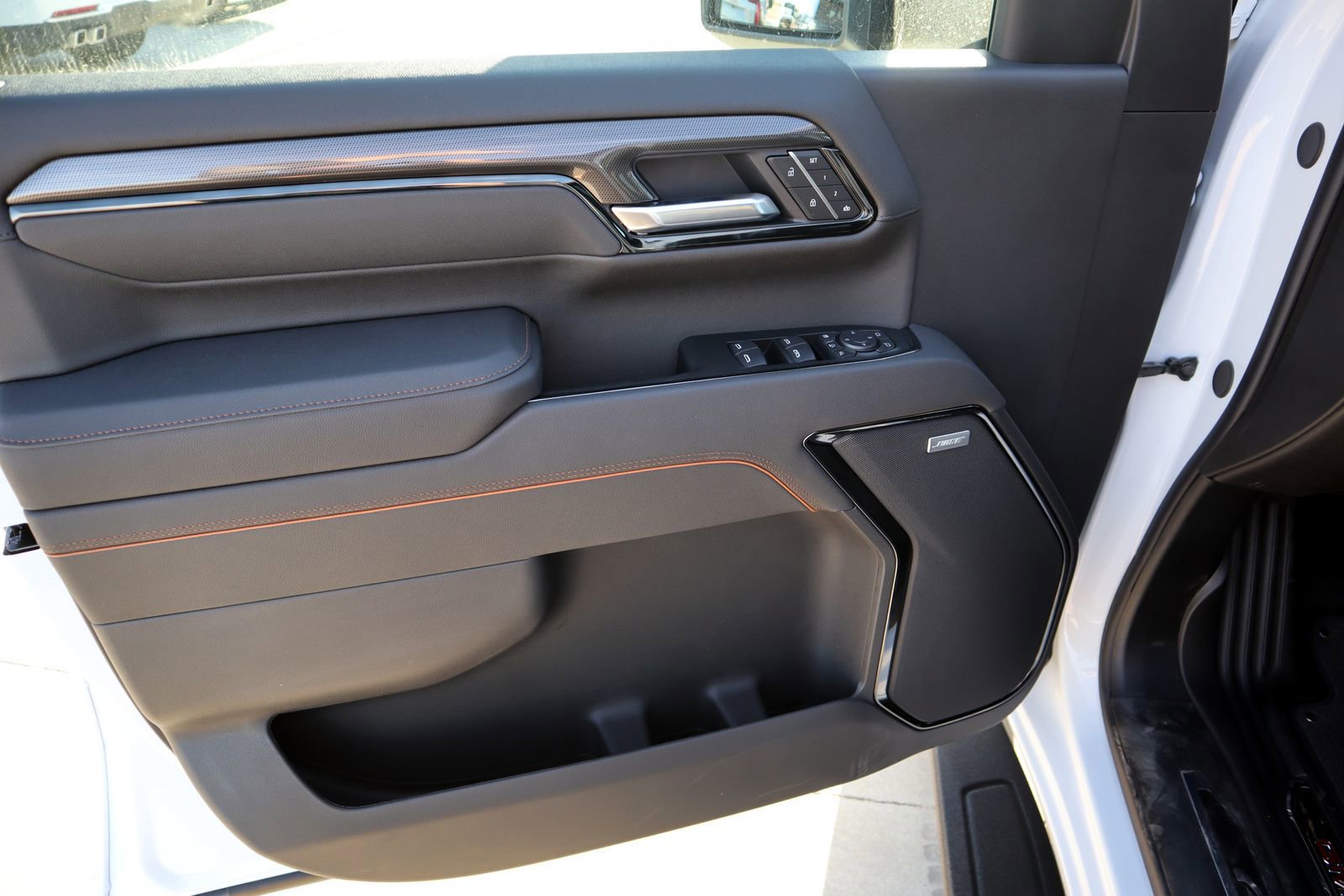 New 2026 GMC Sierra 2500 AT4 w/ AT4 Premium Plus Package AWD/4WD image 9