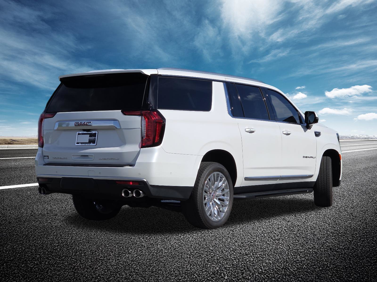 Used 2023 GMC Yukon XL Denali w/ Advanced Technology Package AWD/4WD image 25