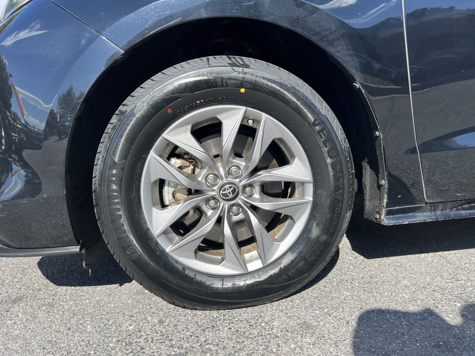 Used 2022 Toyota Sienna XLE FWD image 12