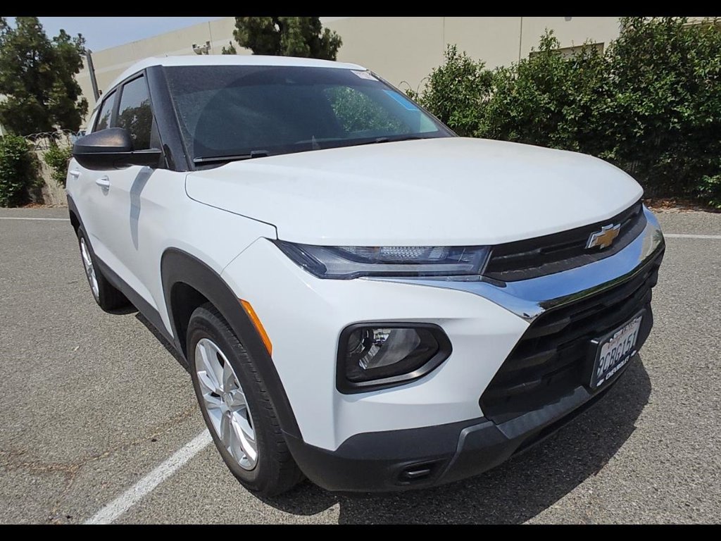 Used 2022 Chevrolet TrailBlazer LS FWD image 2