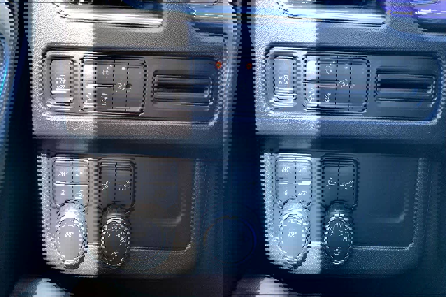 Used 2023 Chevrolet Suburban RST w/ Luxury Package image 35