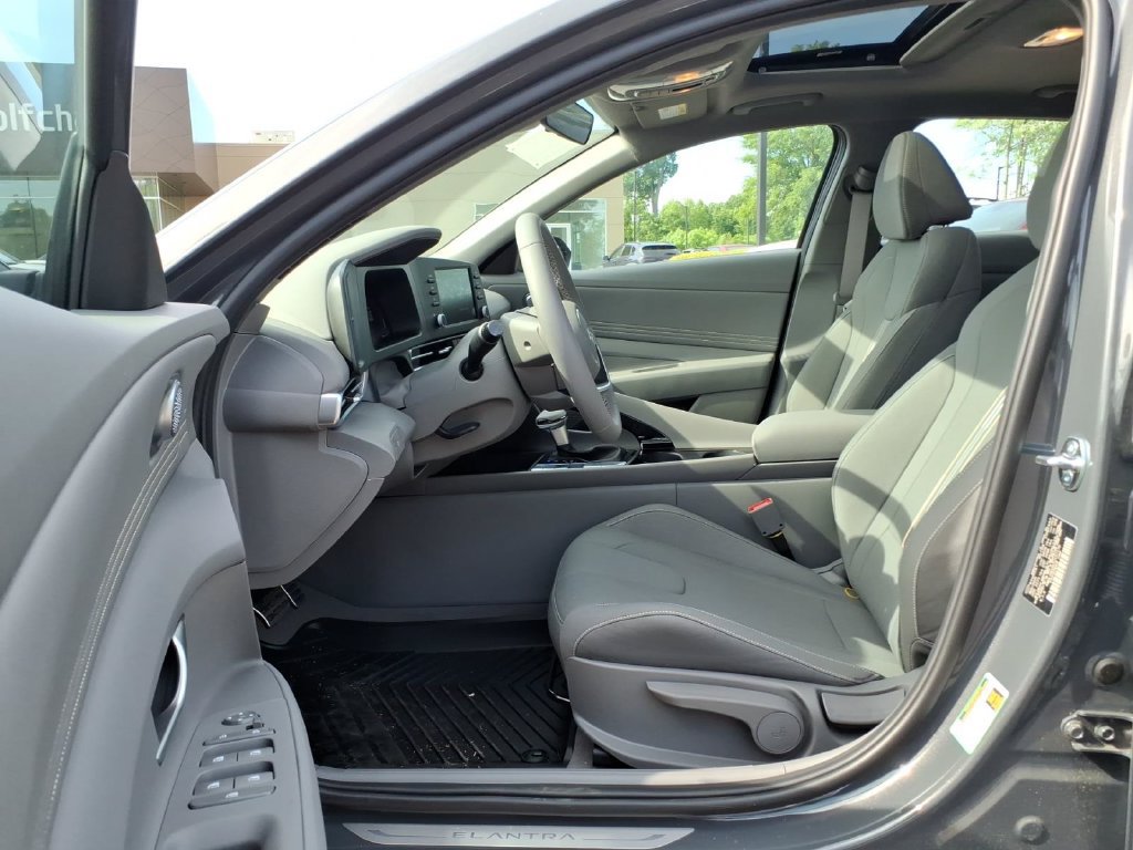 Used 2026 Hyundai Elantra SEL Sport Premium FWD image 15