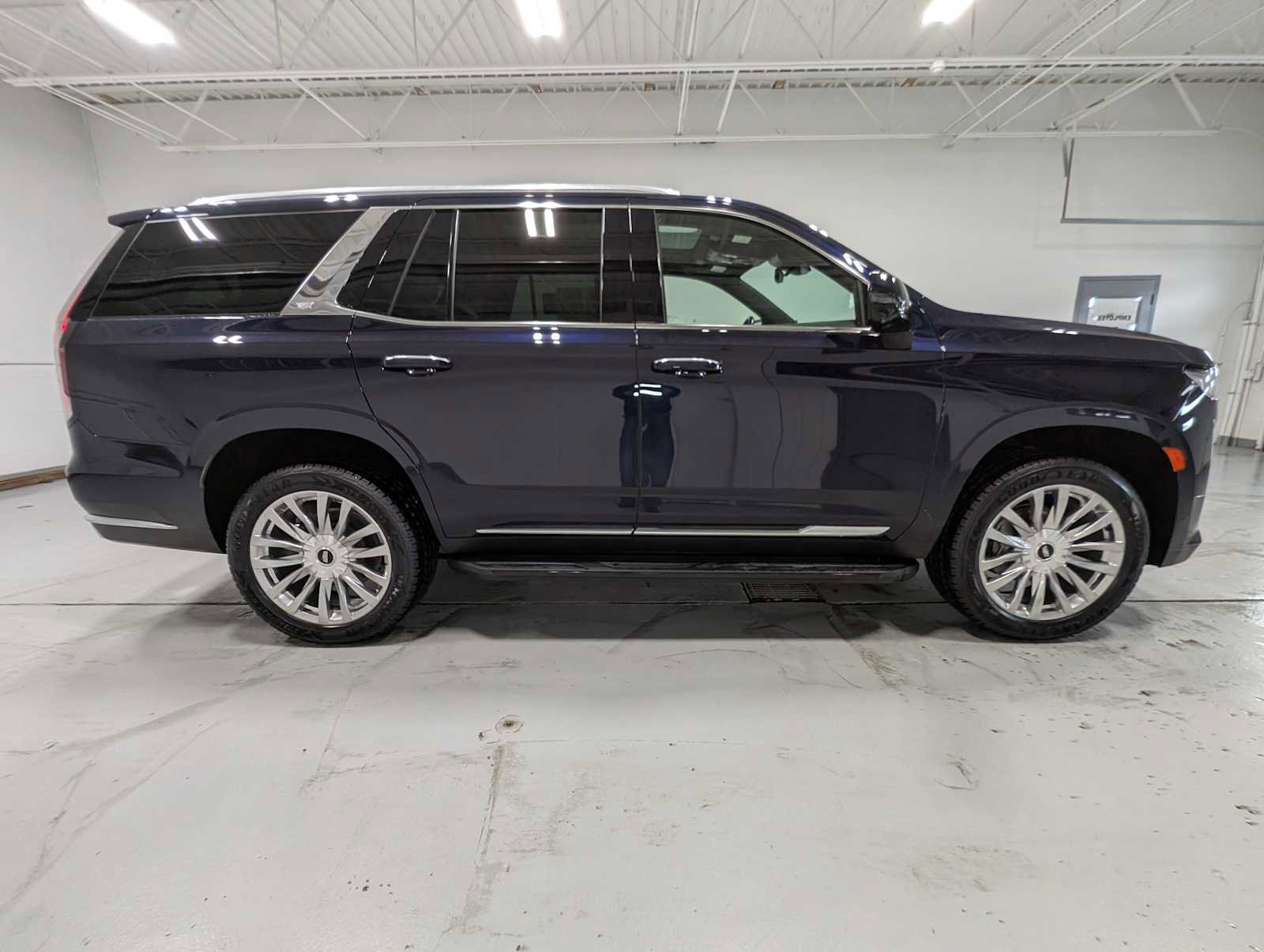 Certified 2021 Cadillac Escalade Premium Luxury image 7