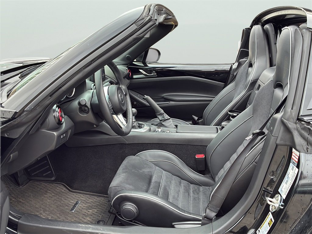 Used 2023 MAZDA MX-5 Miata Club w/ Weather Package image 12