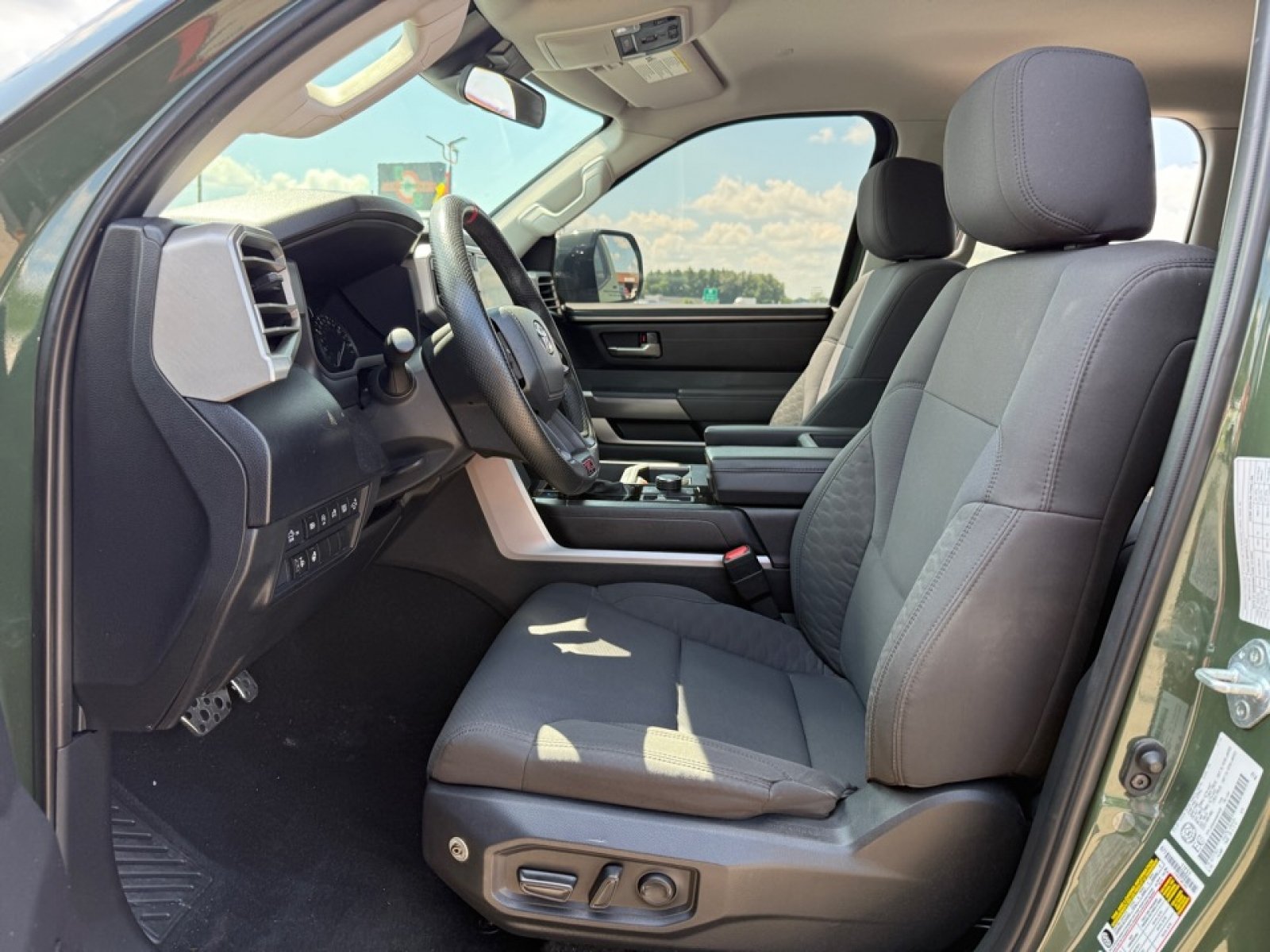 Used 2022 Toyota Tundra SR AWD/4WD image 26