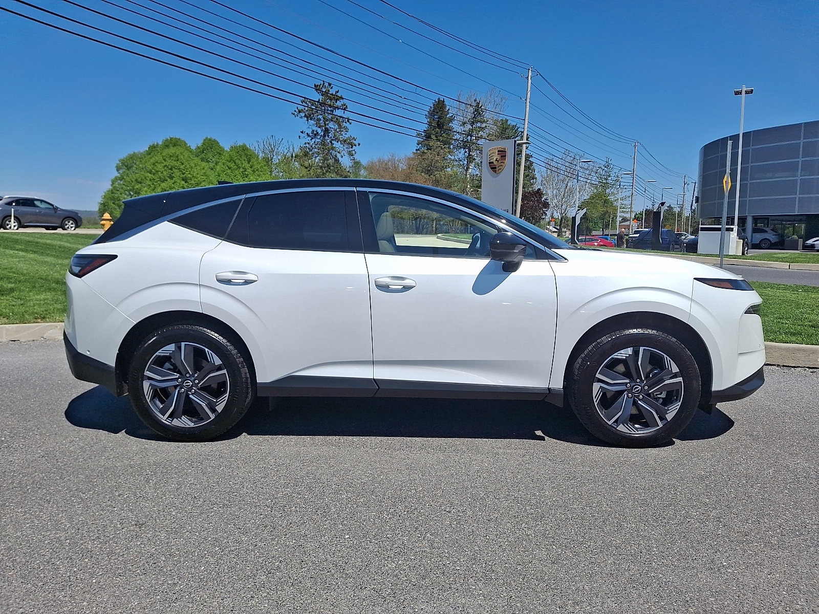 Certified 2025 Nissan Murano SL w/ Cargo Package image 8